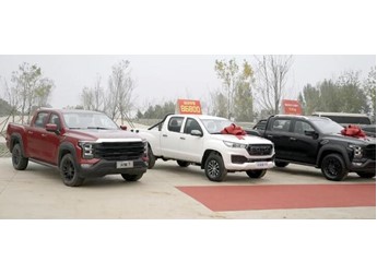 閃耀銀河 火星護(hù)航，火星皮卡、大將軍皮卡亮相“國際莊”