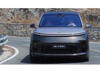 理想L9 Livis值不值得買(mǎi)？55.98萬(wàn)配置升級(jí)解析與同級(jí)對(duì)比 封面圖