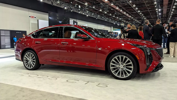 起售價(jià)大漲約6.6萬(wàn)元！2025款凱迪拉克CT5在美上市