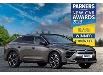 凡爾賽C5 X榮獲英國(guó)“最佳大型家用車”獎(jiǎng)，并入圍全球最佳車型